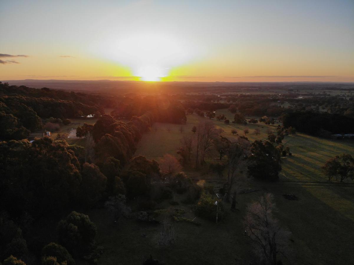Hanging Rock Views Woodend Exterior foto